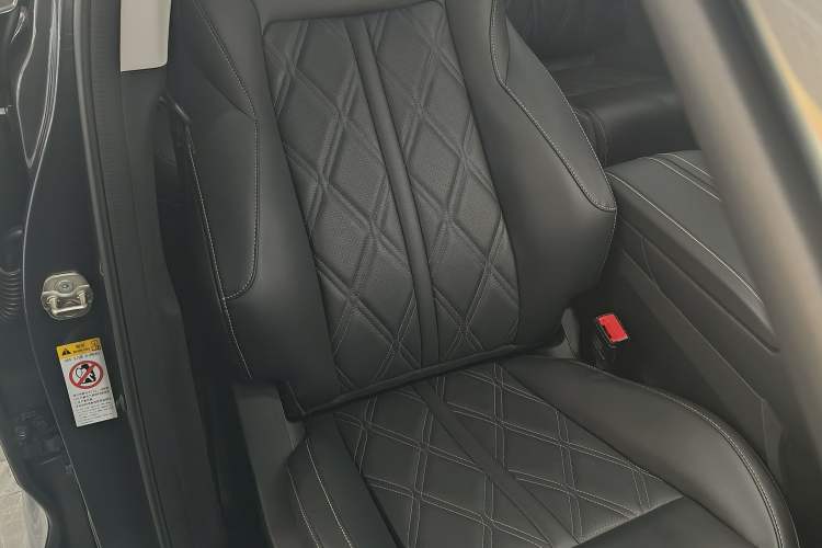 Used Changan UNI-K 2024 2.0T Two-Wheel Drive Global Edition
