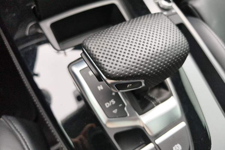 Used Audi Q5L 2025 40 TFSI Fashionable and Dynamic Edition
