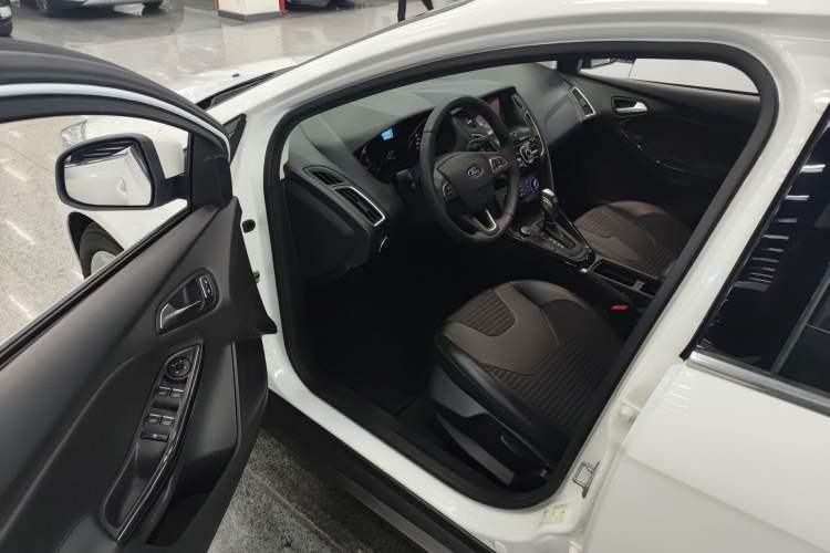 Used Ford Focus 2020 Hatchback Classic 1.5L Automatic Trendy Model
