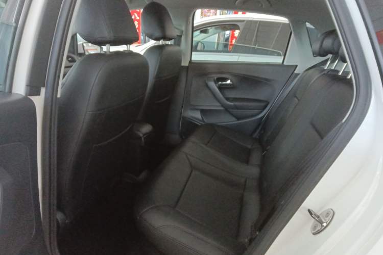 Used Volkswagen Polo 2014 1.4L Manual Fashion Edition
