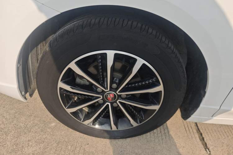Used Roewe i5 2020 1.5L Automatic 4G Connect Luxury Flagship Edition
