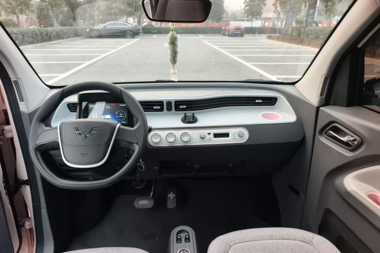 Used Wuling Hongguang MINIEV 2021 Macaron Fashion Model Lithium Iron Phosphate
