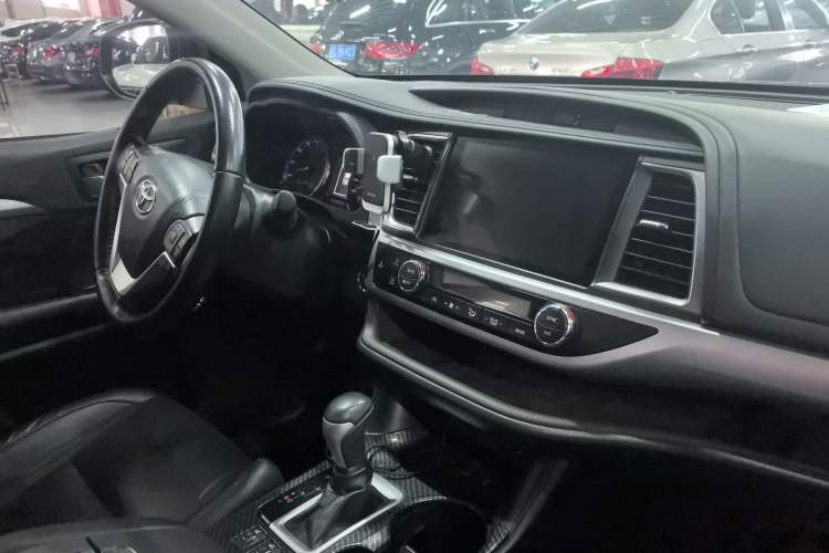 Used Toyota Highlander 2018 2.0T Four-Wheel Drive Prestige Version 7 Seats China V Emission Standard