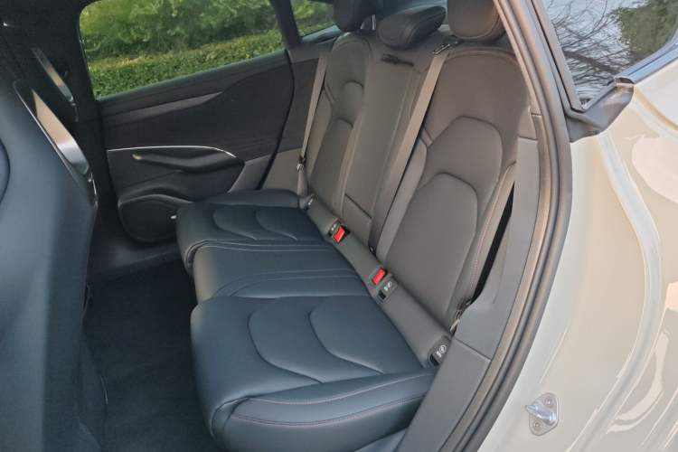 Used  SU7 2024 Rear-Drive Long-Range Intelligent Driving Version
