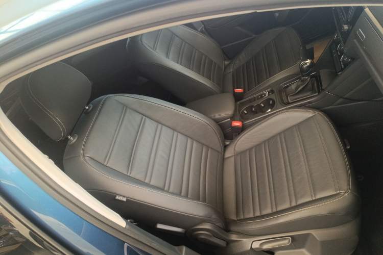 Used Volkswagen Touran 2016 Volkswagen Touran L 280TSI DSG Comfort Edition
