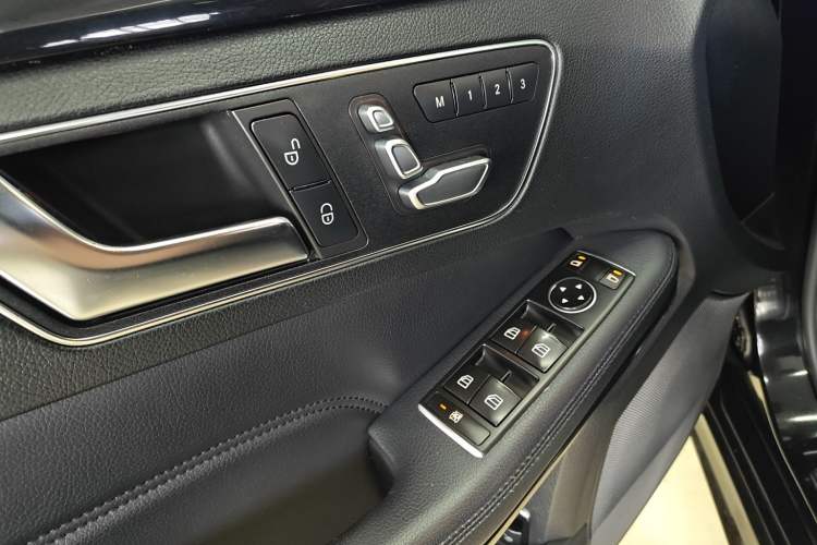 Used Mercedes-Benz E-Class 2015 Facelift E 200 L Sport Edition
