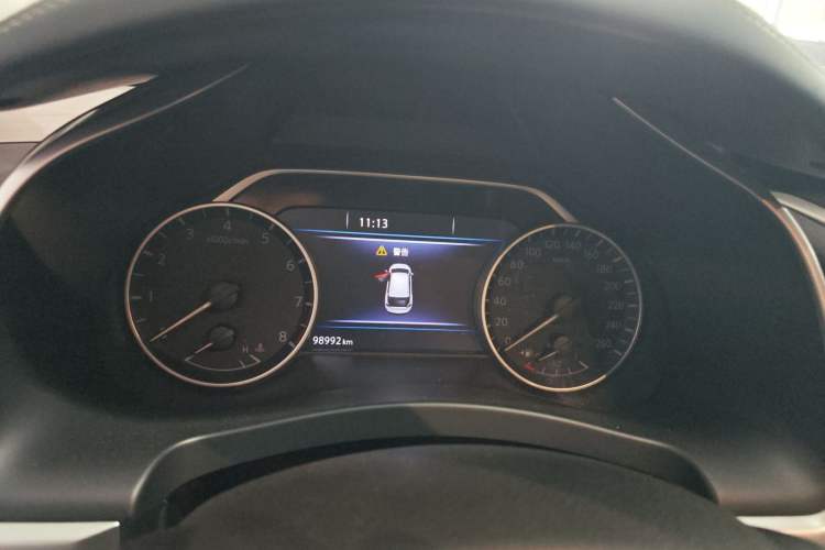 Used Nissan Murano 2019 2.5L XL Two-Wheel Drive Smart Connect Luxury Edition China VI Standard
