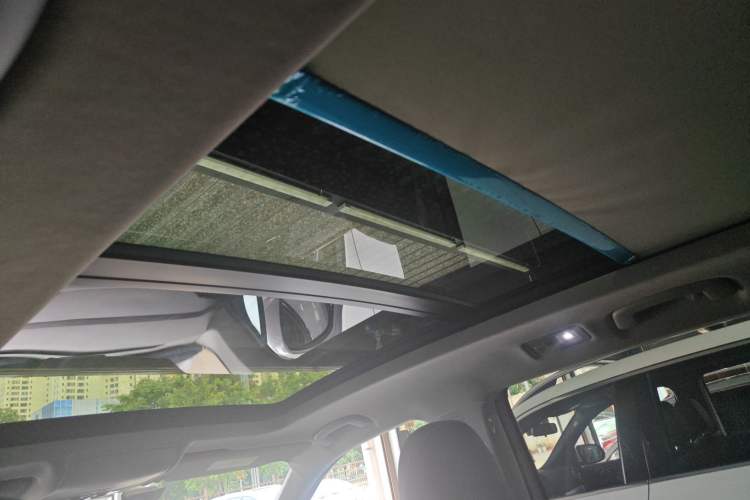 Used Volkswagen Tiguan L 2021 330TSI Automatic Two-Wheel Drive Smart Edition
