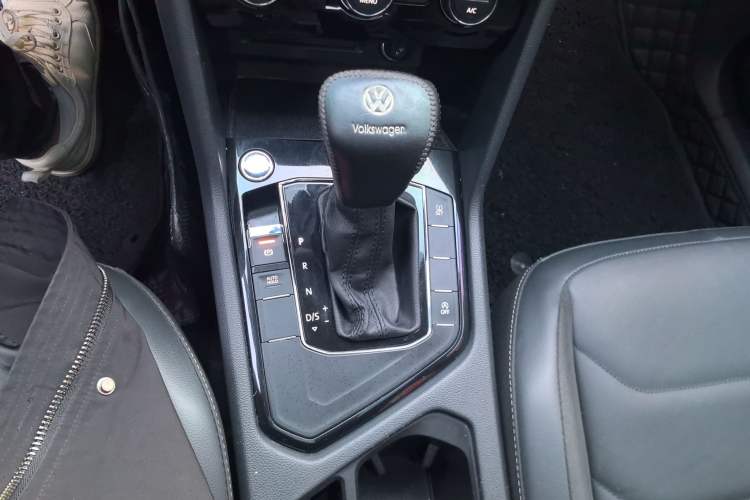 Used Volkswagen Tiguan L 2021 330TSI Automatic Two-Wheel Drive Smart Edition
