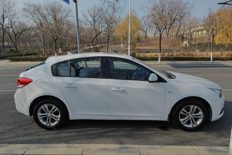 Used Chevrolet Cruze 2013 Hatchback 1.6L Automatic Luxury Model
