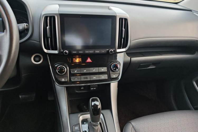 Used Hyundai ix35 2019 2.0L Automatic 2WD Zhiyong·Changxiang Edition China V Standard
