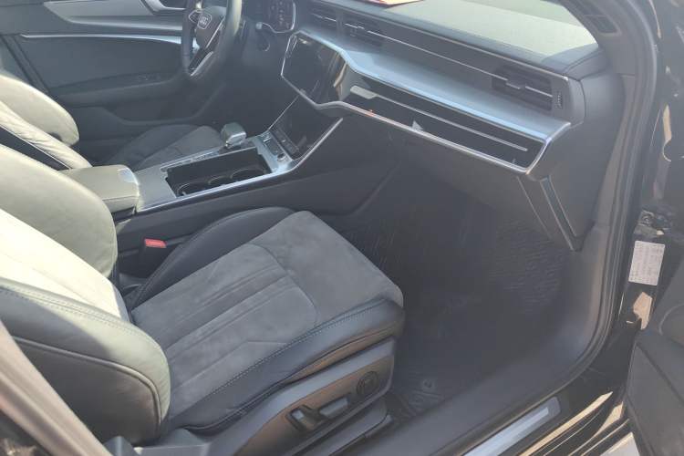 Used Audi A6L 2020 40 TFSI Luxury Dynamic Model
