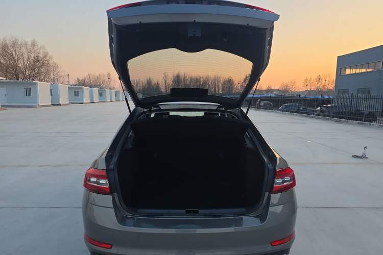 Used Skoda Octavia 2019 1.5L Automatic Smart Drive Luxury Edition China V Standard
