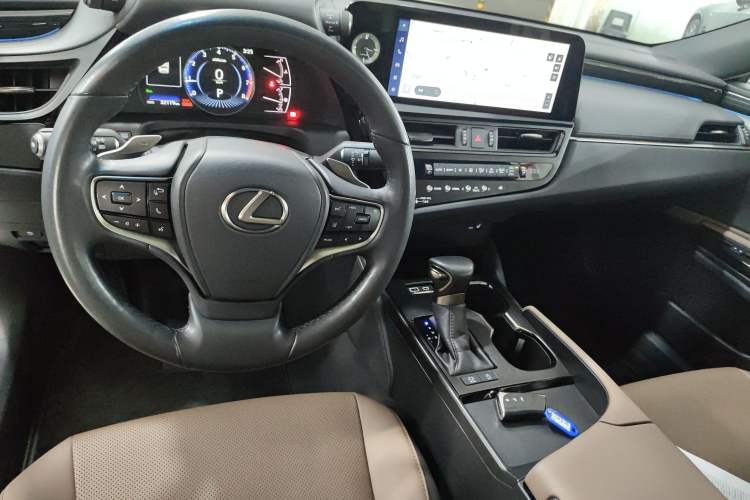 Used Lexus ES 2023 200 Excellence Edition