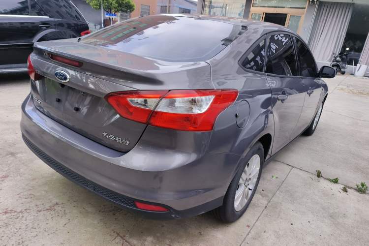 Used Ford Focus 2012 Sedan 1.6L Automatic Comfort Model
