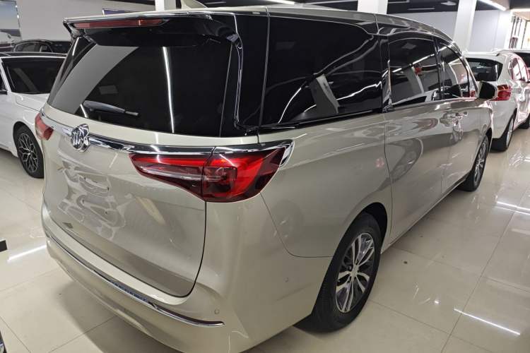 Used Buick GL8 2022 ES Landtrek 653T Luxury Edition
