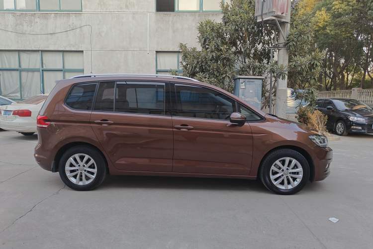Used Volkswagen Touran 2016 Volkswagen Touran L 280TSI DSG Comfort Edition
