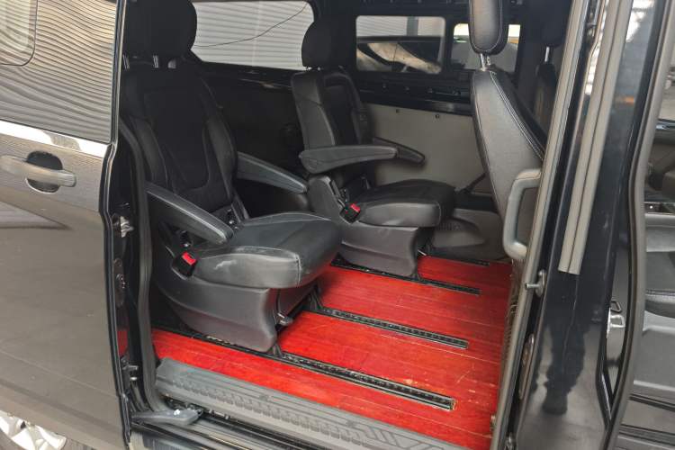 Used Ford Transit 2020 2.0T Diesel Multi-Function Commercial Vehicle Mid-Chassis Low-Roof Design with Dual Rear Doors Emission Standard China V