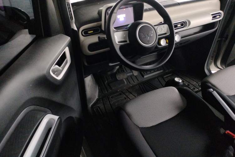 Used Wuling Hongguang MINIEV 2024 3rd Generation 215km Youth Edition
