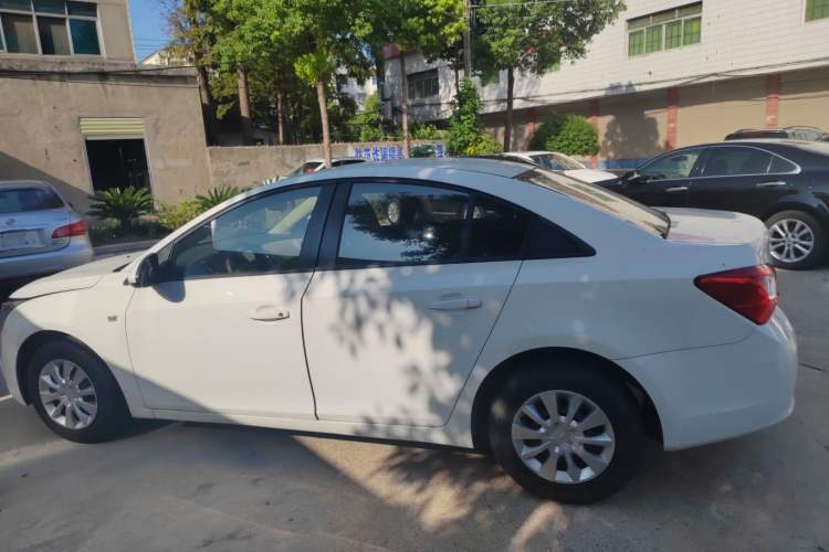 Used Chevrolet Cruze 2015 1.5L Classic SL MT
