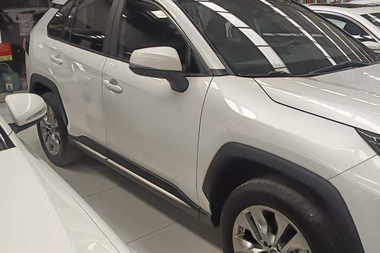 Used Toyota Wildlander 2021 2.0L CVT Two-Wheel Drive Luxury Edition
