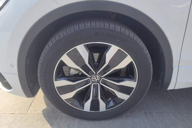 Used Volkswagen Tiguan L 2022 330TSI Automatic Two-Wheel Drive R-Line Enhanced Edition