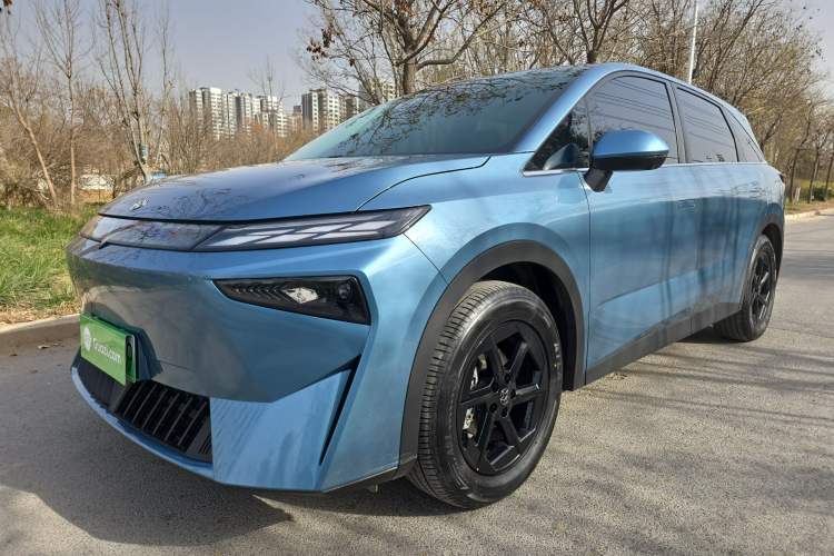 Used Venucia VX6 2024 520 Travel Edition
