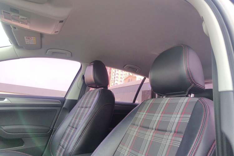 Used Volkswagen Golf 2016 1.6L Manual Fashion Edition