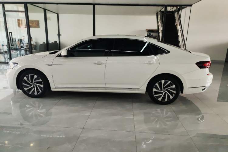 Used Volkswagen Passat New Energy 2022 430 PHEV Hybrid Luxury Edition
