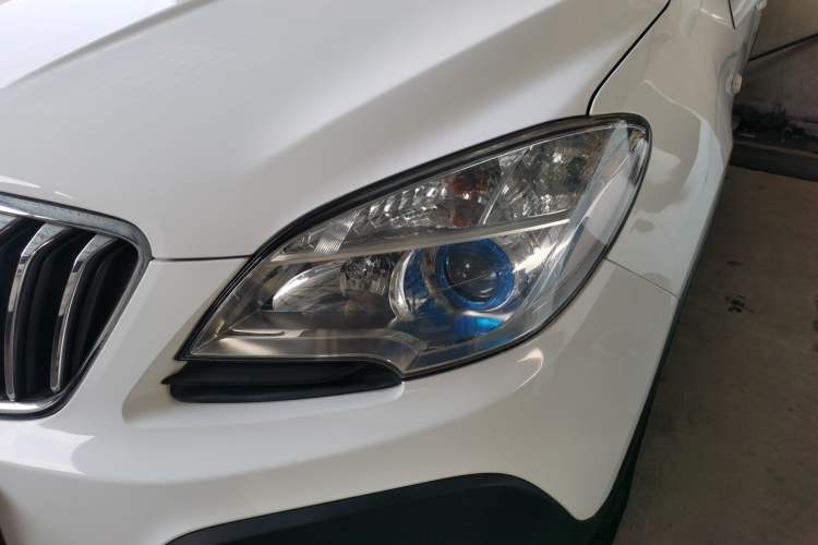 Used Buick Encore 2015 1.4T Automatic Two-Wheel Drive Urban Elite Version
