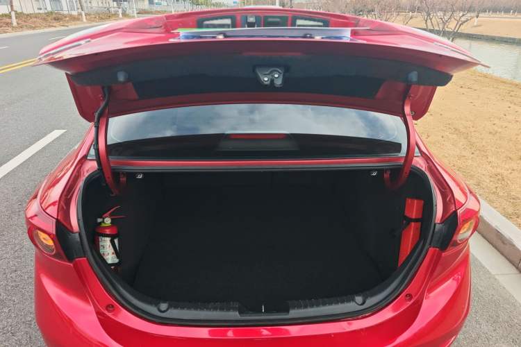 Used Mazda Mazda 3 Axela 2017 Sedan 1.5L Automatic Luxury Model Emission Standard China V