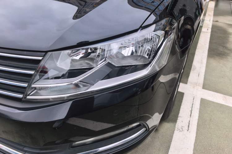 Used Volkswagen Lavida 2015 1.6L Automatic Comfort Edition
