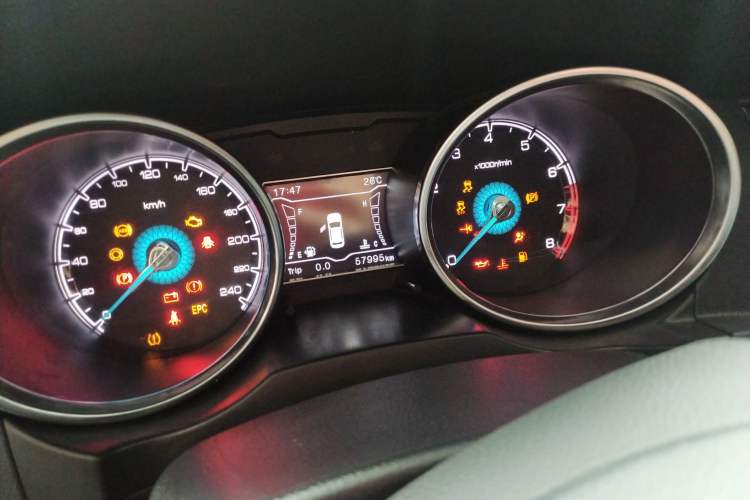 Used Zotye SR7 2016 1.5T Manual Cube Dream Edition China V Standard
