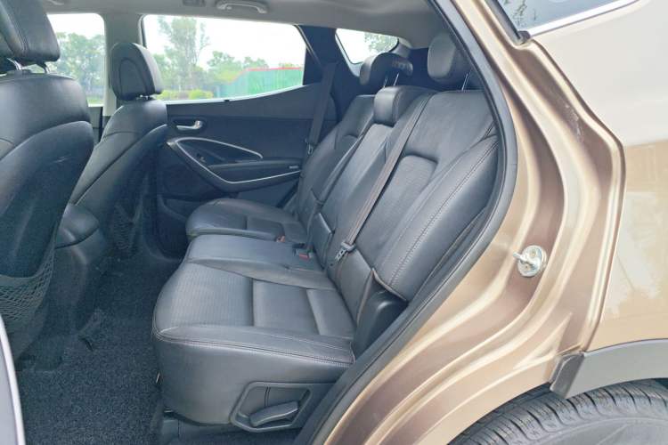 Used Hyundai Santa Fe 2013 2.4L Automatic Two-Wheel Drive Smart Version
