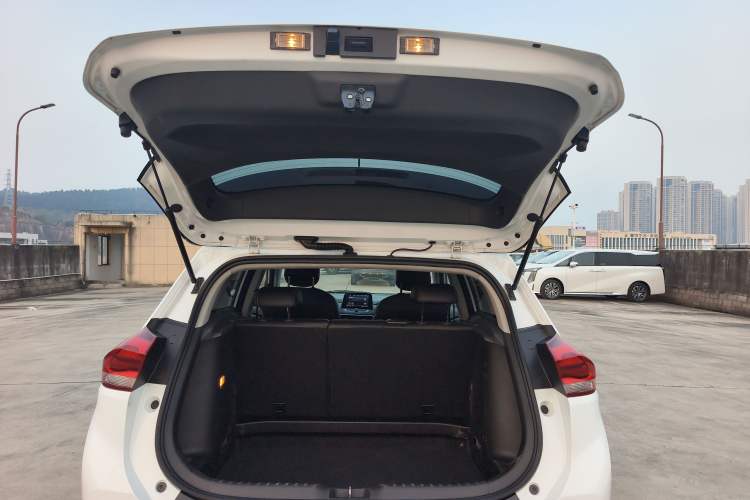 Used Chevrolet Trax 2021 325T Automatic Fun Edition China VI Standard
