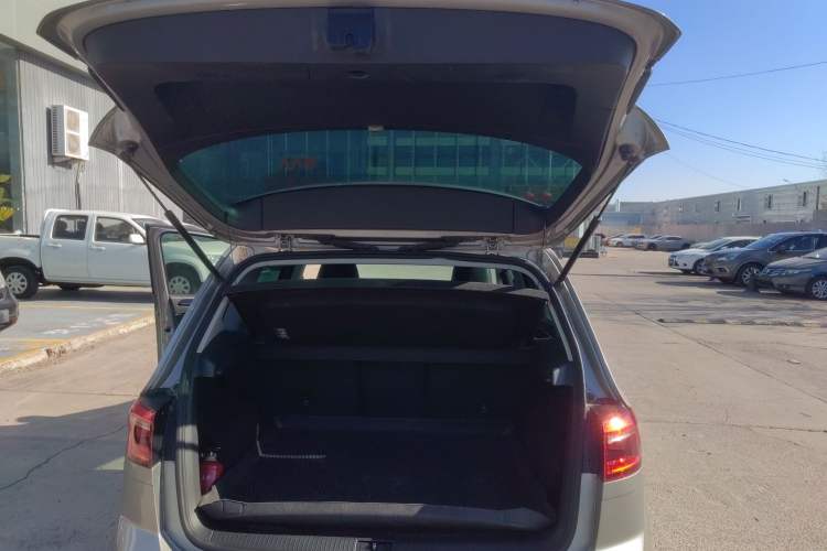 Used Volkswagen Golf 2015 1.4TSI Sportsvan
