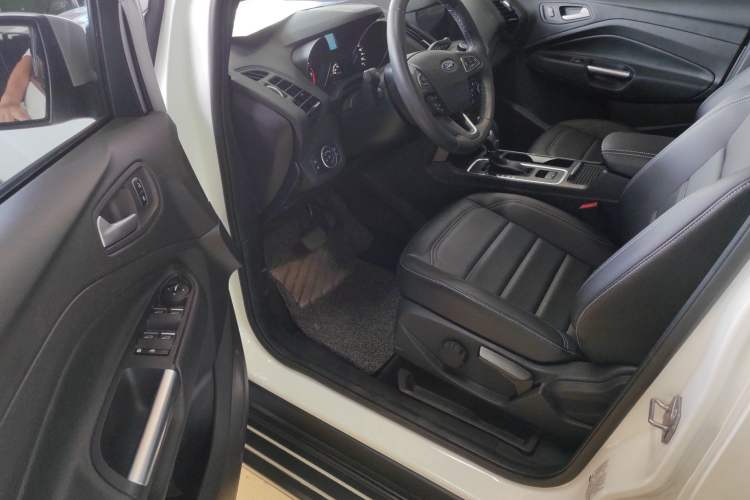 Used Ford Kuga 2019 EcoBoost 180 Two-Wheel-Drive Platinum Edition China VI Standard
