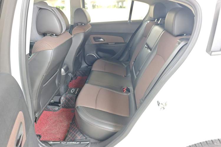 Used Chevrolet Cruze 2013 Hatchback 1.6L Automatic Luxury Model
