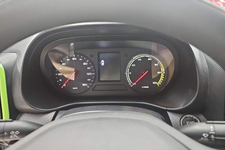 Used Roewe Clever 2021 302 km New Four-Seater Super-Efficient Version
