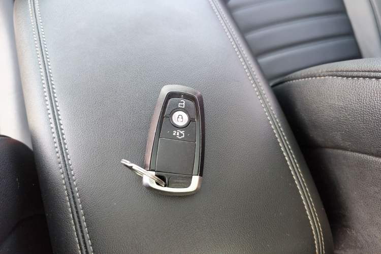 Used Ford Edge 2018 EcoBoost 245 Two-Wheel-Drive Titanium 7-Seater China V Standard
