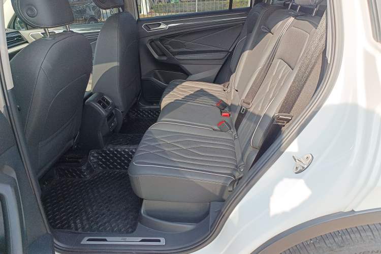 Used Volkswagen Tiguan L 2023 330TSI Automatic Two-Wheel Drive R-Line Enjoyment Edition
