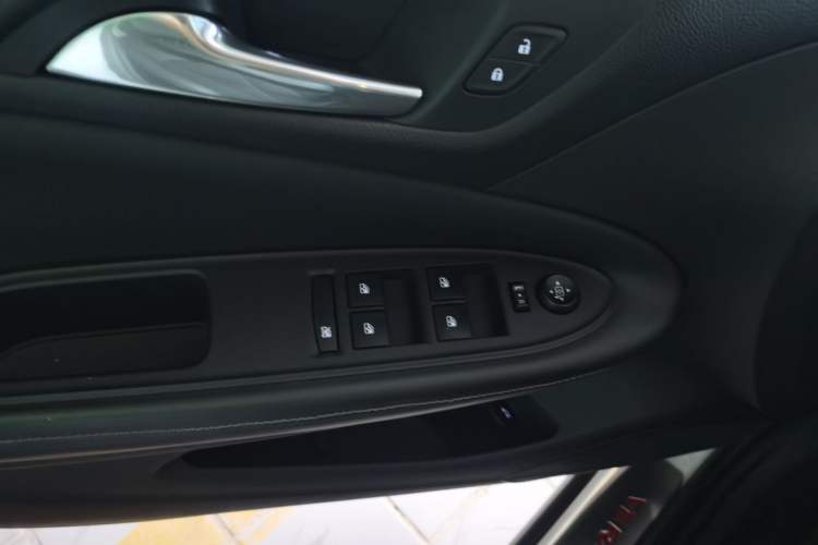 Used Buick Verano 2015 Sedan 20T Dual-Clutch Elite Model
