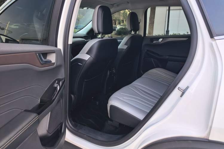 Used Ford Escape 2020 EcoBoost 245 Two-Wheel-Drive Titanium Edition
