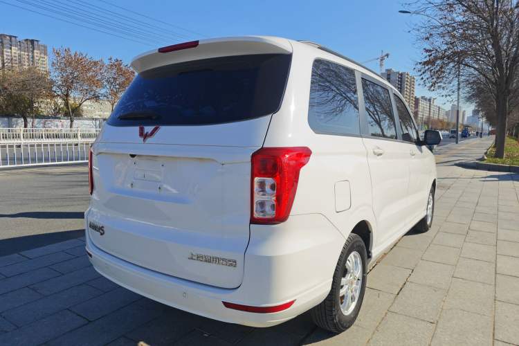 Used Wuling Hongguang 2019 1.5L S Comfort Edition China VI LAR
