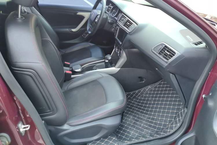 Used Citroen C3-XR 2015 1.6THP Automatic Pioneer Model
