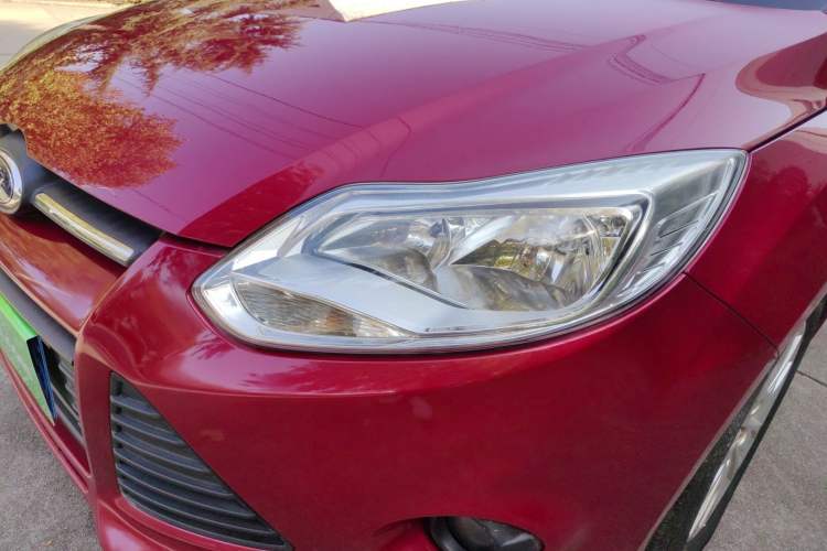 Used Ford Focus 2012 Sedan 1.6L Automatic Comfort Model
