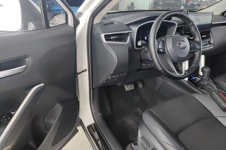 Used Toyota FRONTLANDER 2023 2.0L CVT Luxury Edition
