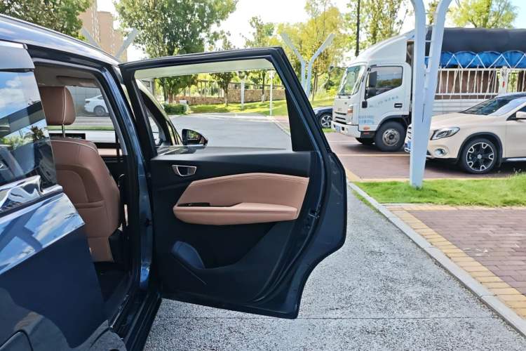 Used Wuling Jiachen 2022 1.5T CVT Deluxe Flagship Edition