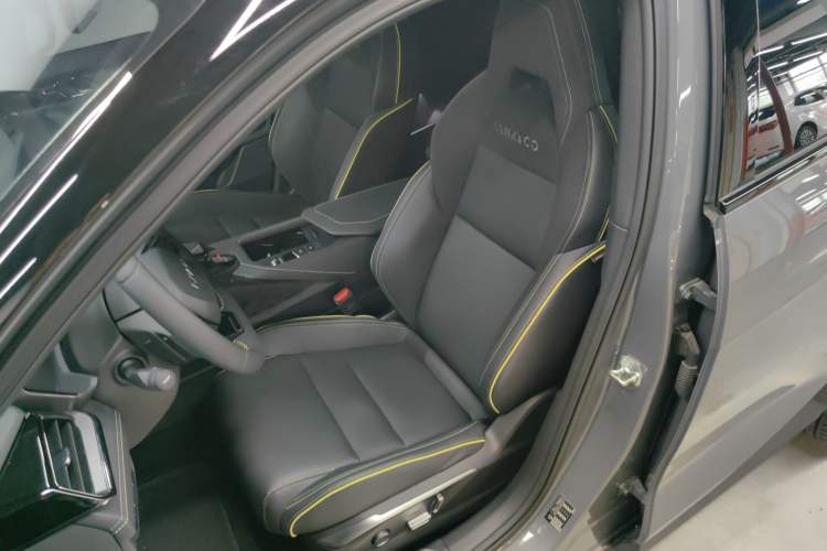 Used Lynk & Co 06 2023 Remix 1.5T Dynamic Halo
