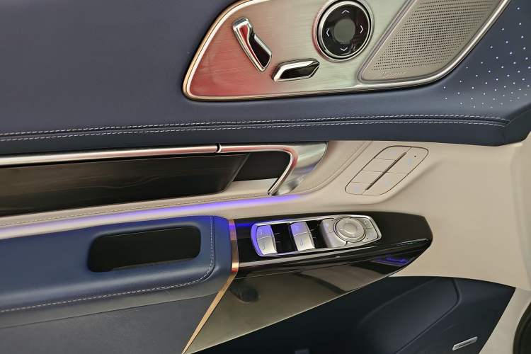 Used Buick Century 2023 2.0T Six-Seater Yinshi Edition
